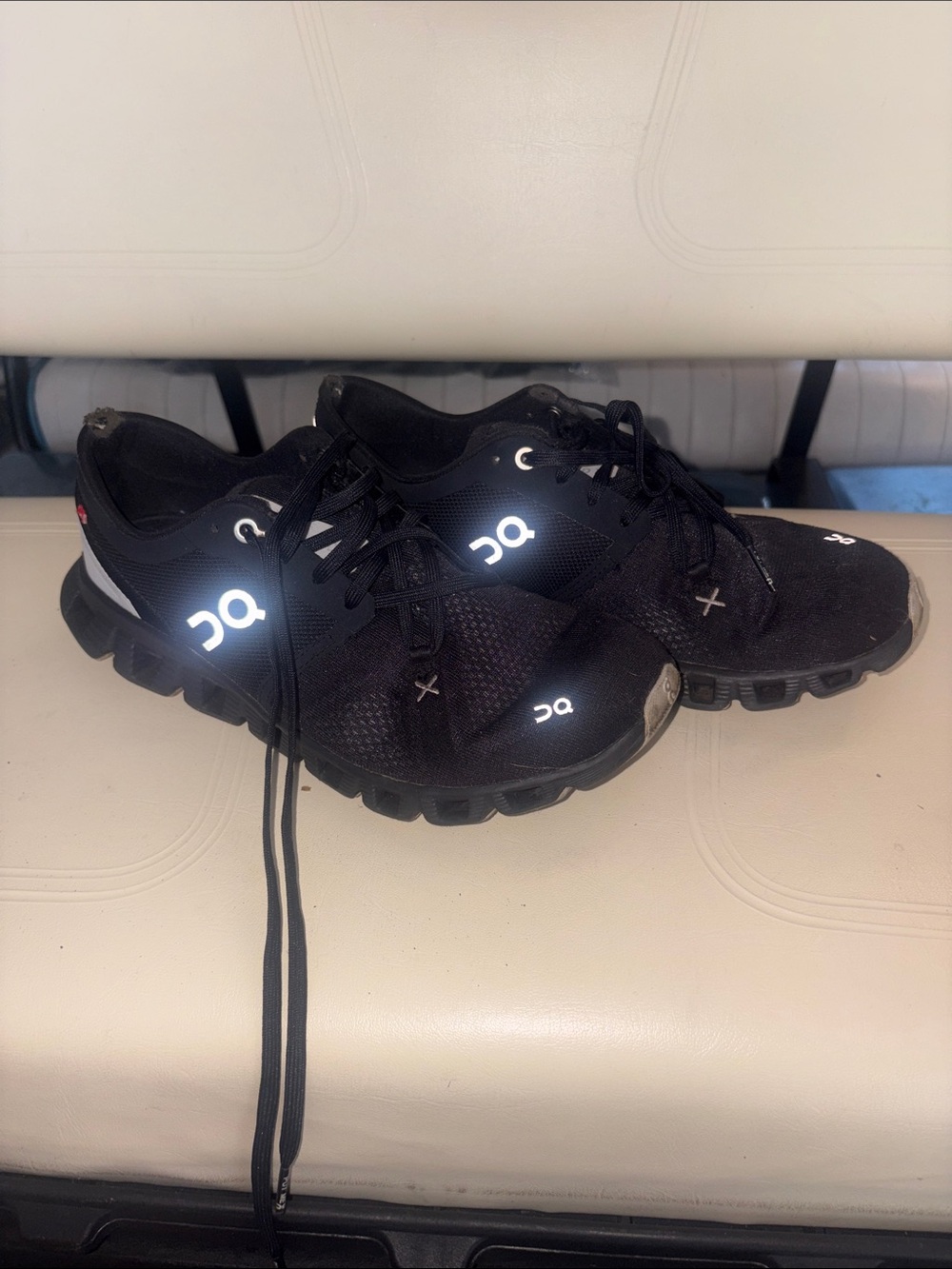 On Running womens Cloud Sneakers in Black with Reflective Accents - Picture 1 of 4